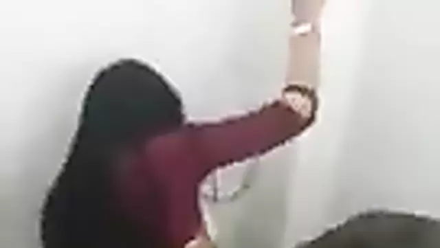Узбечка трахается в туалете со студентом